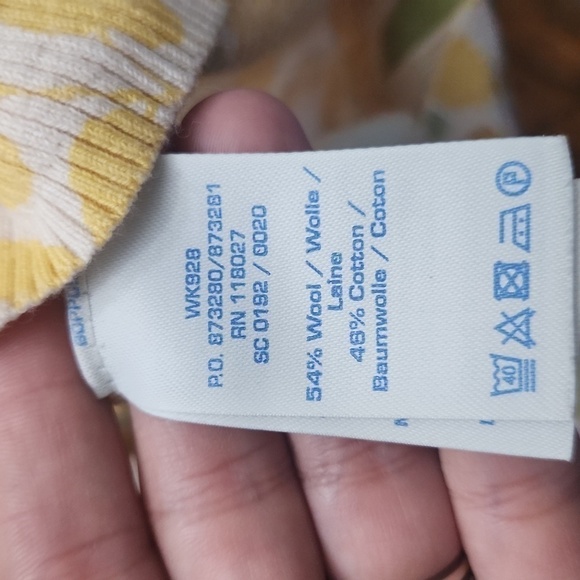 Boden Wool Floral Cardigan with button detail on the back size 4 Cottagecore - Picture 9 of 10